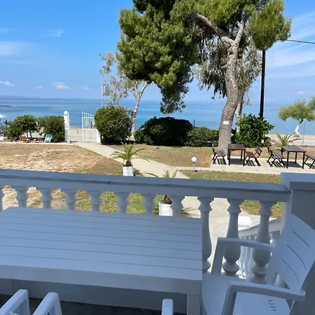 Garden View By Nikolis Ξενοδοχείο με διαμερίσματα Παράδεισος