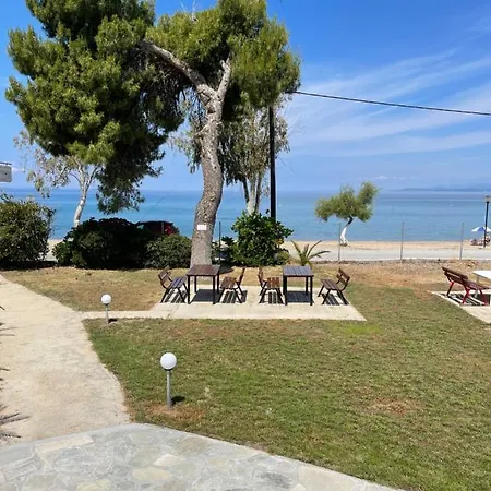 Garden View By Nikolis Ξενοδοχείο με διαμερίσματα Παράδεισος