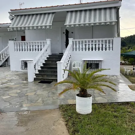 Garden View By Nikolis Paradisos