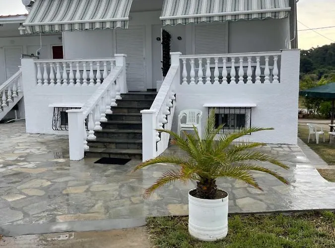 Garden View By Nikolis Paradisos